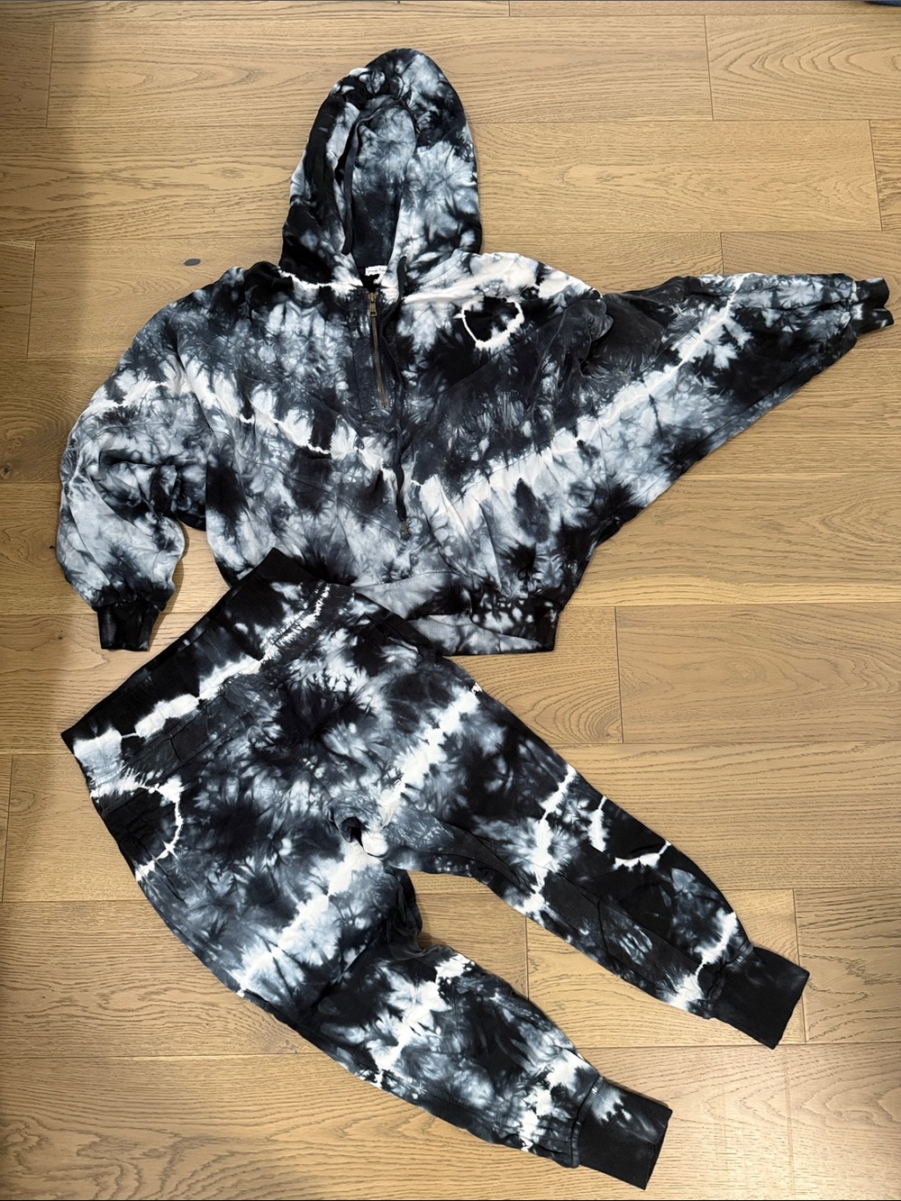Tie-Dye Black & White Ladies Hoodie and Joggers Set (Top Small bottom Xsmall)